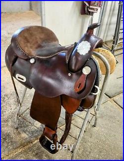 15 1/4 Rocking R Western Saddle with Short 25 Round Skirt & FQHB 7 Gullet