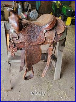 15 Buck Stitch Longhorn Tooled Leather Western Saddle & Matching Back Cinch