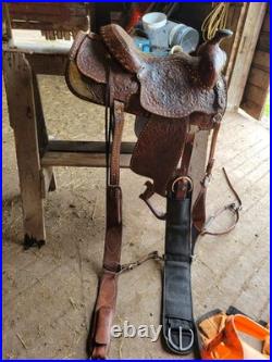 15 Buck Stitch Longhorn Tooled Leather Western Saddle & Matching Back Cinch