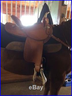 15 Dakota Barrel Saddle plus Tack