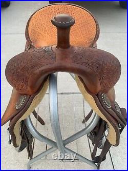 15 Dale Martin Crown C barrel saddle, Nice