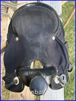 16'' Black Abetta Arabian Trail Saddle + Tough1 Hunter Green Saddle Pad