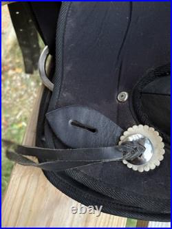 16'' Black Abetta Arabian Trail Saddle + Tough1 Hunter Green Saddle Pad