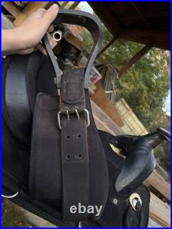 16'' Black Abetta Arabian Trail Saddle + Tough1 Hunter Green Saddle Pad