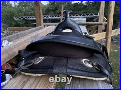 16'' Black Abetta Arabian Trail Saddle + Tough1 Hunter Green Saddle Pad