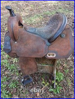 16 Circle Y High Horse Lindale Barrel Saddle