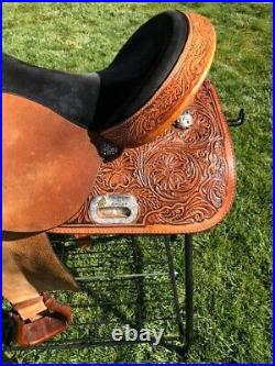 16 High Horse Circle Y The Proven Barrel/Trail Saddle Great condition