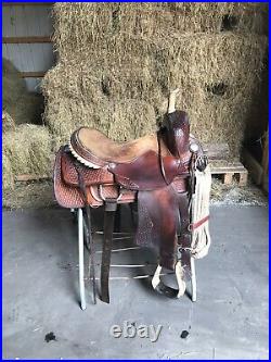 16 Ozark Trail Cutting Saddle