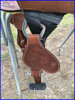 16 Silver Royal Western treeless saddle dark oil leather with suede barrel trail