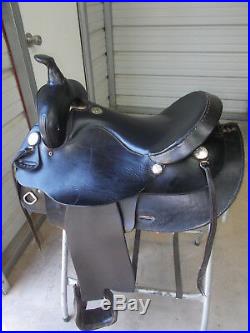 16 used black Simco Saddlery #8695 Deluxe trail saddle