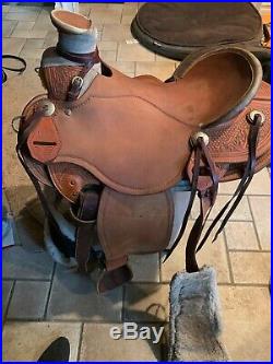 16 wade buckaroo saddle with a 6.5 gullet