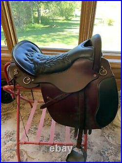 18Tucker Equitation Endurance Saddle, used Good condition. Black and brown