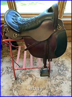 18Tucker Equitation Endurance Saddle, used Good condition. Black and brown