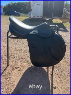 18 HDR Close Contact Saddle, black with blue piping- used in good condition