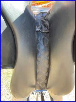 18 HDR Close Contact Saddle, black with blue piping- used in good condition