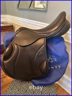 2023 County Solution Monoflap, 18 inch, Med Tree, SR Panels, Brown Leather 2023 County Solution Monoflap, 18 inch, Med Tree, SR Panels, Brown Leather