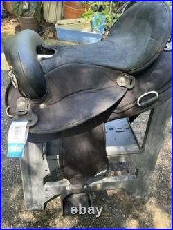 Abetta Endurance Synthetic Saddle 205105BK 16 Blemishes On Underside