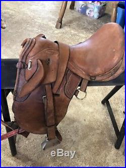 Australian saddle, Wayne Walker, maker, Really Nice. (endurance, no horn)