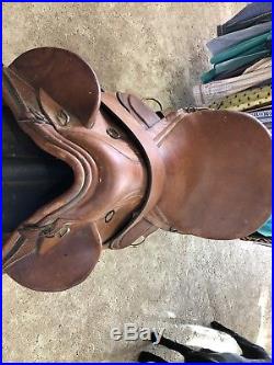 Australian saddle, Wayne Walker, maker, Really Nice. (endurance, no horn)