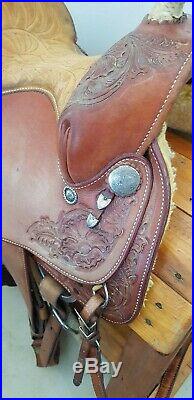 Beautiful Tex Tan Hereford Saddle And Stand, 16 Seat