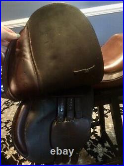 Camelot 15M Jump Saddle