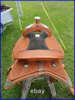 Circle Y Equitation Western Show Saddle. 15in seat 7in gullet