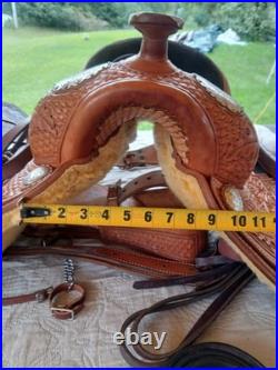 Circle Y Equitation Western Show Saddle. 15in seat 7in gullet