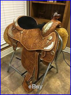Circle Y Western Show Saddle 16in seat new condition