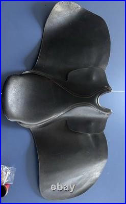 Courbette Horse Saddle. Large Size (measured) Black Leather. Good Condition