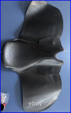 Courbette Horse Saddle. Large Size (measured) Black Leather. Good Condition