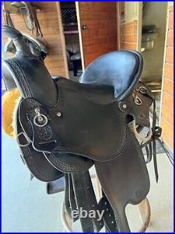 Crest Ridge Wade Hose Saddle, Black used