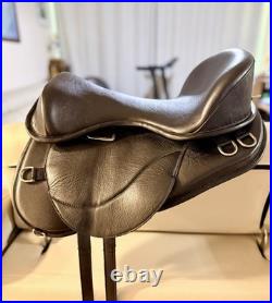 Freeform Treeless Ultimate Trail Saddle 18 Inch Seat FANTASTIC Condition