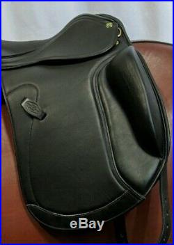 HDR DORTMUND DRESSAGE SADDLE FLOCKED- Wide Width 17.5 Seat