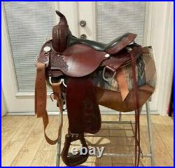 High Horse Circle Y- Round Rock Gaited Trail Saddle 6870 Walnut Mint Condition