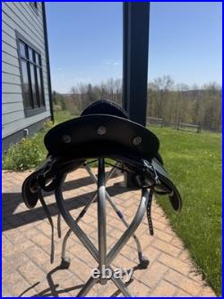 Hildago Cordoba saddle in black