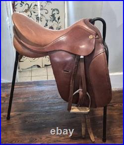 Karl Niedersüß (KN) Symphonie 17.5 Dressage Saddle + Irons & Stand (Austrian)