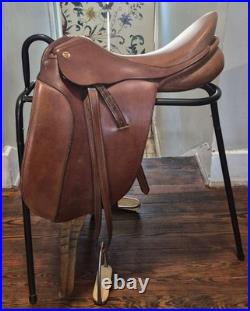 Karl Niedersüß (KN) Symphonie 17.5 Dressage Saddle + Irons & Stand (Austrian)
