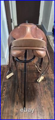 Karl Niedersüß (KN) Symphonie 17.5 Dressage Saddle + Irons & Stand (Austrian)