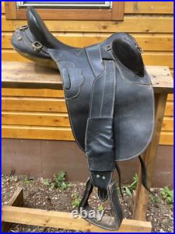 Leather Australian saddle, no horn, used, see pics for condition/size