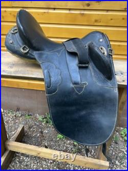 Leather Australian saddle, no horn, used, see pics for condition/size