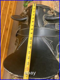Leather Australian saddle, no horn, used, see pics for condition/size