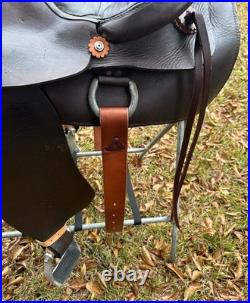 Lightweight Western Saddle 16-Inch Seat Pleasure Trail Riding Horse Leather