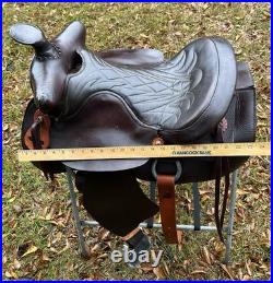 Lightweight Western Saddle 16-Inch Seat Pleasure Trail Riding Horse Leather
