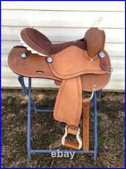 New 16 Western Leather Barrel Trail Saddle SQHB 363 Silver Laced Rawhide Cantle