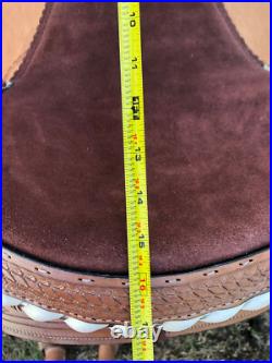 New 16 Western Leather Barrel Trail Saddle SQHB 363 Silver Laced Rawhide Cantle