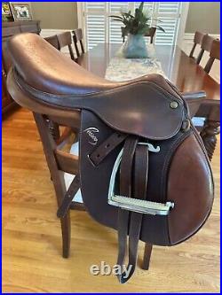 Pessoa Leather Saddle with Stirrup Straps (15 3/4)