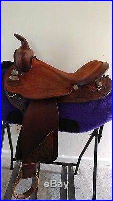 Simco 16 barrel saddle with pad and girth- good used saddle