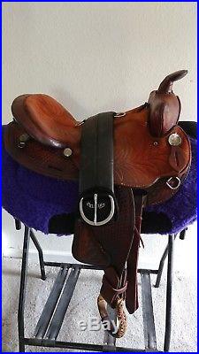 Simco 16 barrel saddle with pad and girth- good used saddle