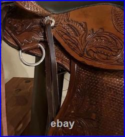 Tennessee Saddlery Lewisburg saddle with matching saddle bags