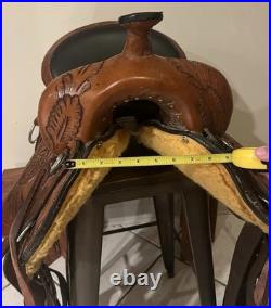 Tennessee Saddlery Lewisburg saddle with matching saddle bags